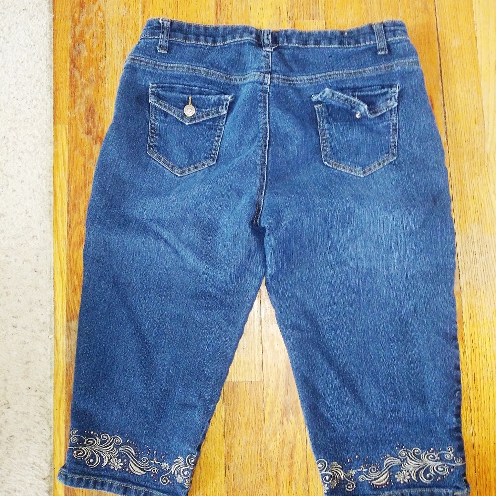 Crop Jeans by Jeanbay - Awesome for yardwork